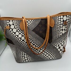 Louis Vuitton Limited Edition White Infinity Waves Neverfull MM by Yayoi Kusama